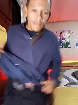 Snapshot of maijack25 chatting on 11/18/25, 02:28 maijack25 online show from 11/18/25, 02:28