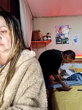 Snapshot of maijack25 chatting on 11/21/25, 12:43 maijack25 online show from 11/21/25, 12:43