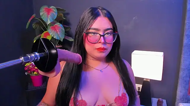 Amy whittee online show from 04/22/26, 03:42