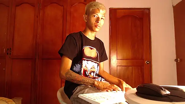 Tessachains 2  online show from 03/03/26, 02:18