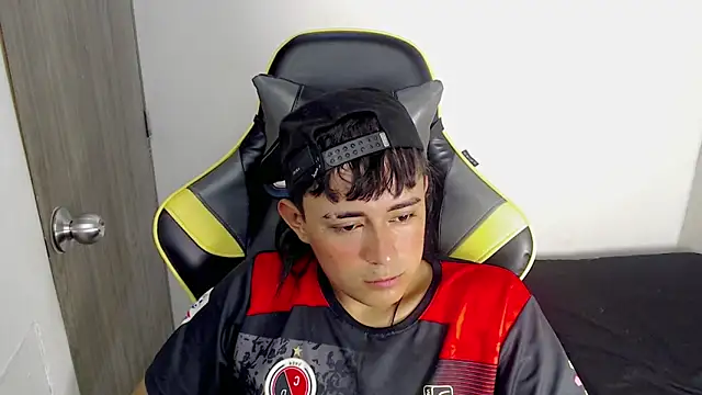 Tatann 18 online show from 11/28/25, 08:44