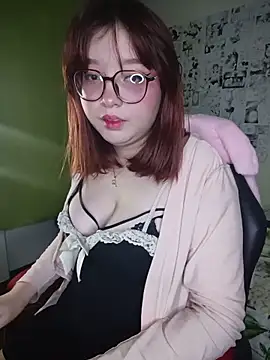 Snapshot of Michi_sauria1 chatting on 05/23/26, 08:40 Michi sauria1 online show from 05/23/26, 08:40