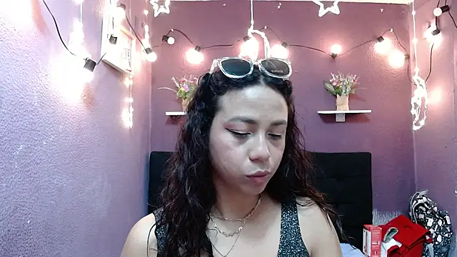 monika 256 online show from 11/28/25, 01:14