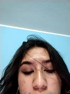 Snapshot of madeline_lx chatting on 11/13/25, 03:38 madeline lx online show from 11/13/25, 03:38