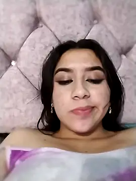 Snapshot of madeline_lx chatting on 11/15/25, 02:20 madeline lx online show from 11/15/25, 02:20