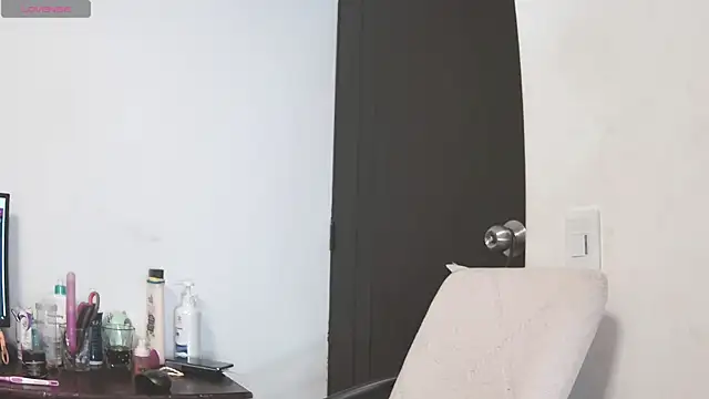 katherine-smill online show from 11/11/25, 12:27