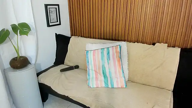 Mia girl123 online show from 04/05/26, 04:53