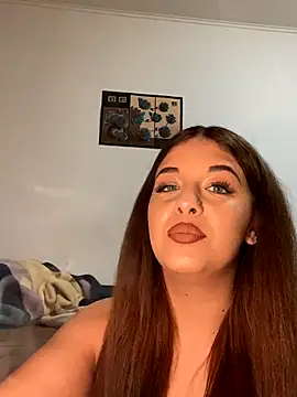 Snapshot of CurvyRush chatting on 11/09/25, 06:39 CurvyRush online show from 11/09/25, 06:39