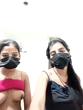 Hot komall online show from 02/11/26, 01:43