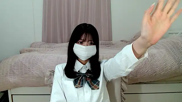 Snapshot of _Runa_ chatting on 11/12/25, 07:20 Runa online show from 11/12/25, 07:20