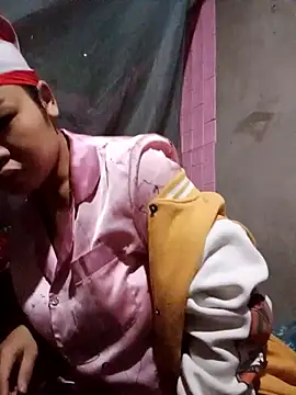 Snapshot of Mabel-122 chatting on 11/12/25, 07:31 Mabel-122 online show from 11/12/25, 07:31