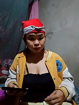 Snapshot of Mabel-122 chatting on 11/13/25, 02:10 Mabel-122 online show from 11/13/25, 02:10