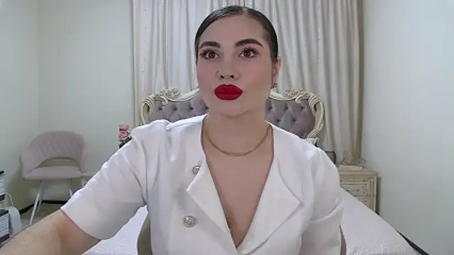 Snapshot of AdrianaTorres chatting on 11/28/25, 05:21 AdrianaTorres online show from 11/28/25, 05:21