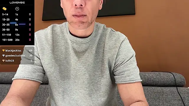 Snapshot of marcoo_x chatting on 11/28/25, 08:39 marcoo x online show from 11/28/25, 08:39