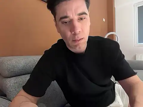 Snapshot of marcoo_x chatting on 02/18/26, 09:27 marcoo x online show from 02/18/26, 09:27