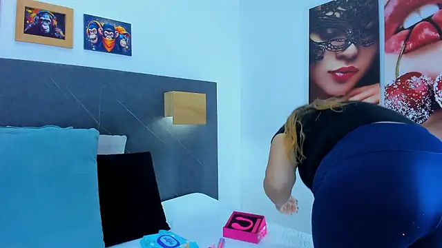 Andhrea Vale online show from 03/19/26, 12:09