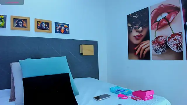 Andhrea Vale online show from 04/15/26, 01:07