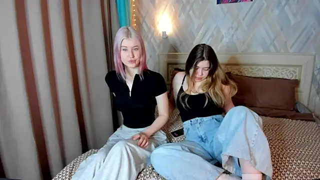 Snapshot of Lory_Reed chatting on 11/07/25, 04:12 Lory Reed online show from 11/07/25, 04:12