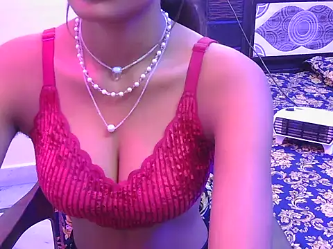 Snapshot of hot-nisha chatting on 12/18/25, 06:30 hot-nisha online show from 12/18/25, 06:30