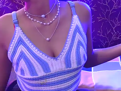 Snapshot of hot-nisha chatting on 12/19/25, 06:42 hot-nisha online show from 12/19/25, 06:42