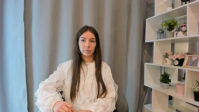 Snapshot of OtiliaNatiello chatting on 11/07/25, 02:06 OtiliaNatiello online show from 11/07/25, 02:06