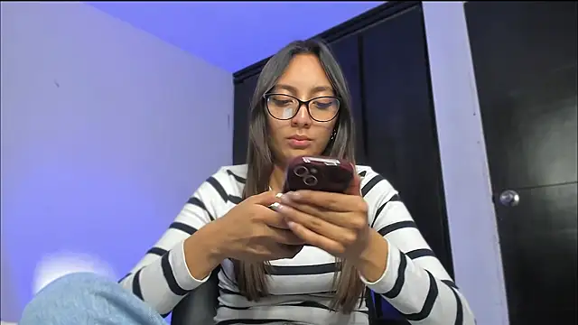 LilyGarcia online show from 11/12/25, 02:23