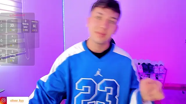 Snapshot of oliveer__kyy chatting on 11/07/25, 03:12 oliveer kyy online show from 11/07/25, 03:12