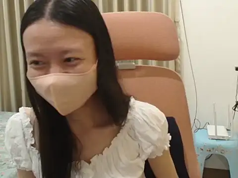 Lil-Cherries online show from 03/10/26, 01:16