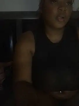 Snapshot of Fxncymuse chatting on 12/19/25, 01:40 Fxncymuse online show from 12/19/25, 01:40