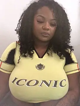 Snapshot of Fxncymuse chatting on 02/03/26, 04:12 Fxncymuse online show from 02/03/26, 04:12