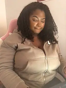 Snapshot of Fxncymuse chatting on 02/08/26, 06:11 Fxncymuse online show from 02/08/26, 06:11