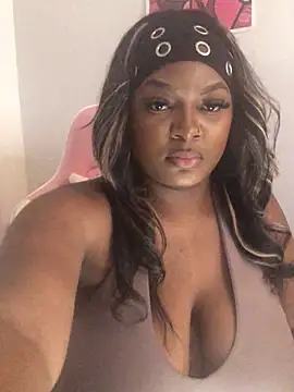 Snapshot of Fxncymuse chatting on 03/06/26, 02:13 Fxncymuse online show from 03/06/26, 02:13