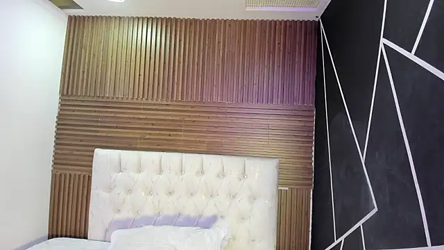 ZarinaWynne online show from 03/26/26, 01:28