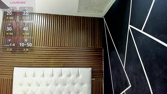 ZarinaWynne online show from 04/10/26, 01:16