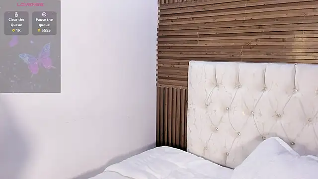 ZarinaWynne online show from 04/19/26, 06:10