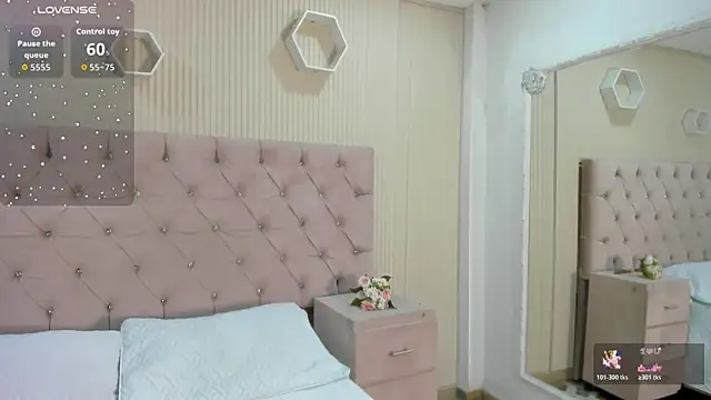 Snapshot of ZarinaWynne chatting on 06/11/26, 01:31 ZarinaWynne online show from 06/11/26, 01:31