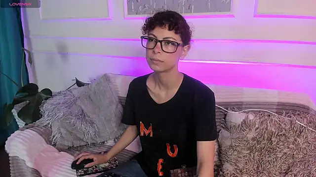 AliceMadnes online show from 02/15/26, 01:31