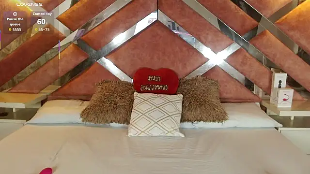 Lily Queen30 online show from 11/19/25, 08:20