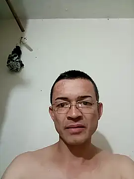 Snapshot of elzafiro37 chatting on 11/08/25, 01:39 elzafiro37 online show from 11/08/25, 01:39