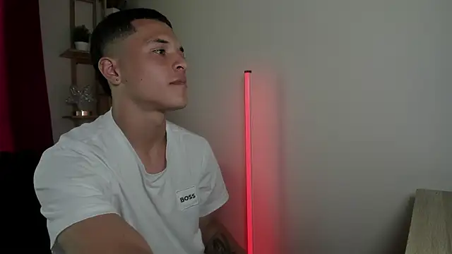 Snapshot of damian_vega13 chatting on 11/07/25, 05:57 damian vega13 online show from 11/07/25, 05:57