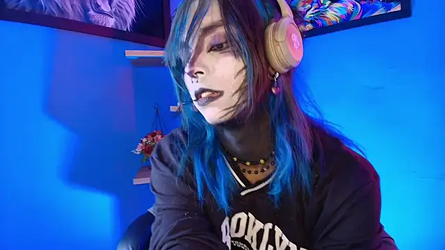 luxiel  online show from 03/07/26, 11:24