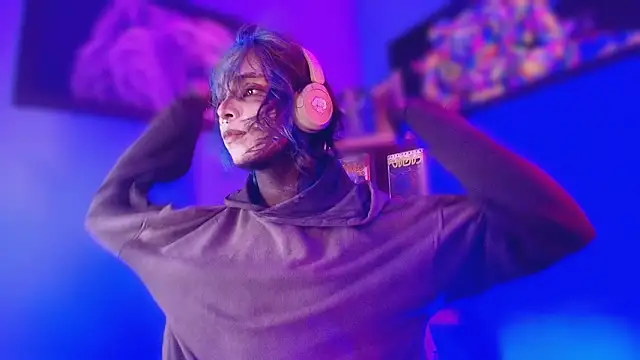 luxiel  online show from 03/11/26, 11:22