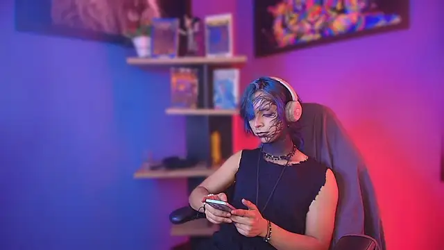 luxiel  online show from 03/20/26, 10:47