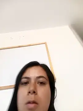 Snapshot of LorieFerrer chatting on 01/31/25, 03:33 LorieFerrer online show from 01/31/25, 03:33