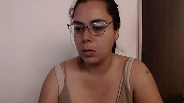 Snapshot of LorieFerrer chatting on 03/08/25, 04:17 LorieFerrer online show from 03/08/25, 04:17