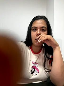 Snapshot of LorieFerrer chatting on 09/19/25, 05:13 LorieFerrer online show from 09/19/25, 05:13