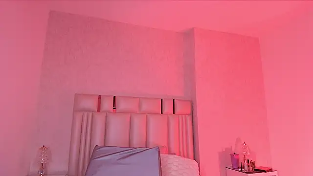 alanarose18 online show from 11/16/25, 07:19