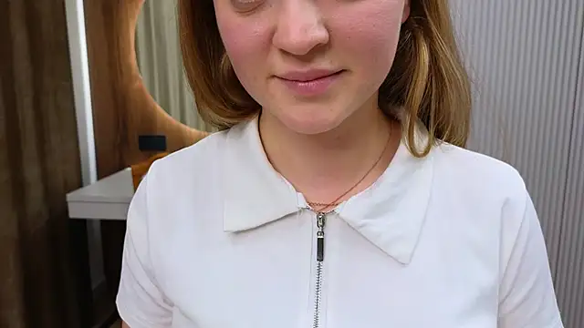 Snapshot of KirstieVise chatting on 11/12/25, 12:16 KirstieVise online show from 11/12/25, 12:16