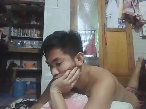 Snapshot of denzkylexx chatting on 06/12/26, 02:27 denzkylexx online show from 06/12/26, 02:27