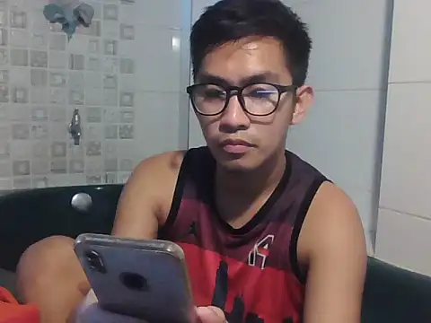 Snapshot of denzkylexx chatting on 07/08/26, 04:50 denzkylexx online show from 07/08/26, 04:50
